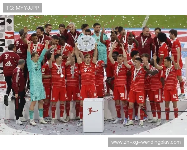 德国后卫托普拉克现效力的德甲球队与赛季表现